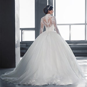 Custom Women's Ball-Gown Floral Lace Wedding Gown, Court Train Bridal Wedding Dresses image 2