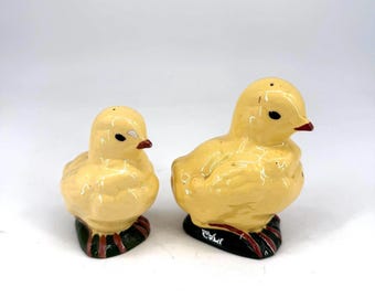 Vintage Yellow Baby Chicks Salt & Pepper Shakers Set