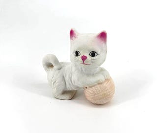 Vintage J.S.N.Y Tiny White Cat Figurine, Cat Decor