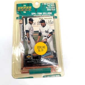 Puede incluir: Paquete sellado de cartas de béisbol Upper Deck de 1993 con Tom Selleck. El paquete está en una funda de plástico transparente con una etiqueta de precio amarilla. El paquete de cartas incluye paquetes de láminas y una tarjeta de edición limitada.