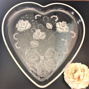 Mikasa Crystal Heart Platter: Embossed Rose Bouquet Serving Tray