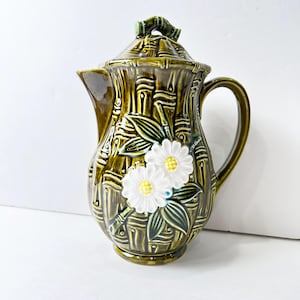 Vintage Green Ceramic Teapot: Japanese Bamboo Floral Design