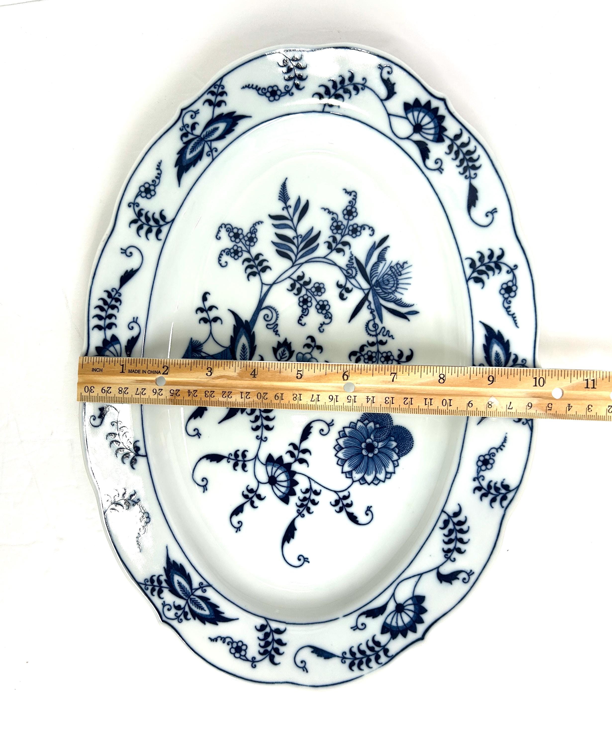 Blue Danube Oval Serving Platter: Blue Onion China, 14