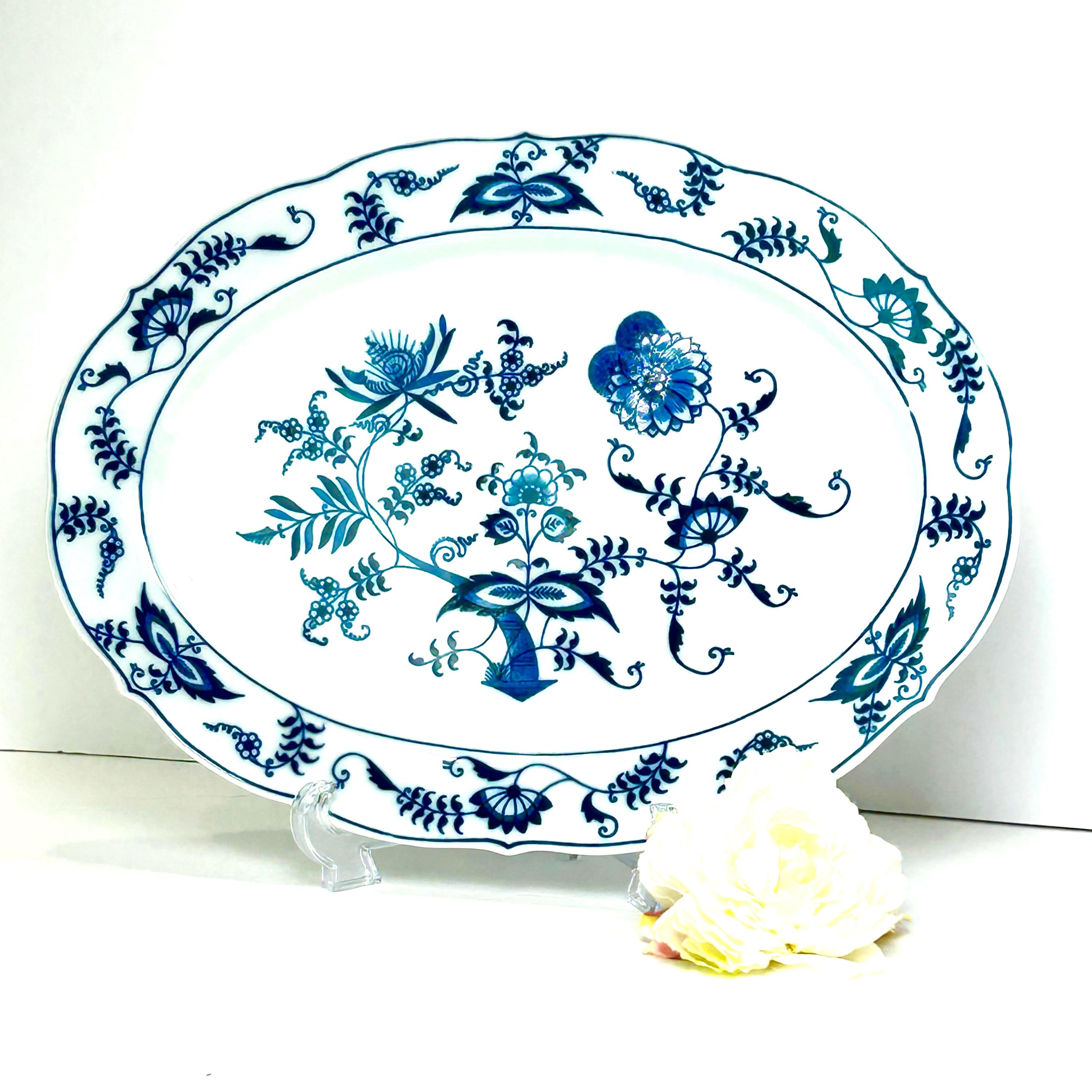 Blue Danube Oval Serving Platter: Blue Onion China, 14