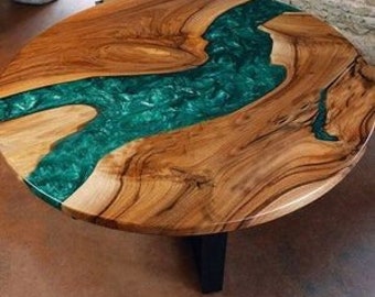 Mesa de centro redonda de madera y resina epoxi, hecha a mano en madera de acacia.