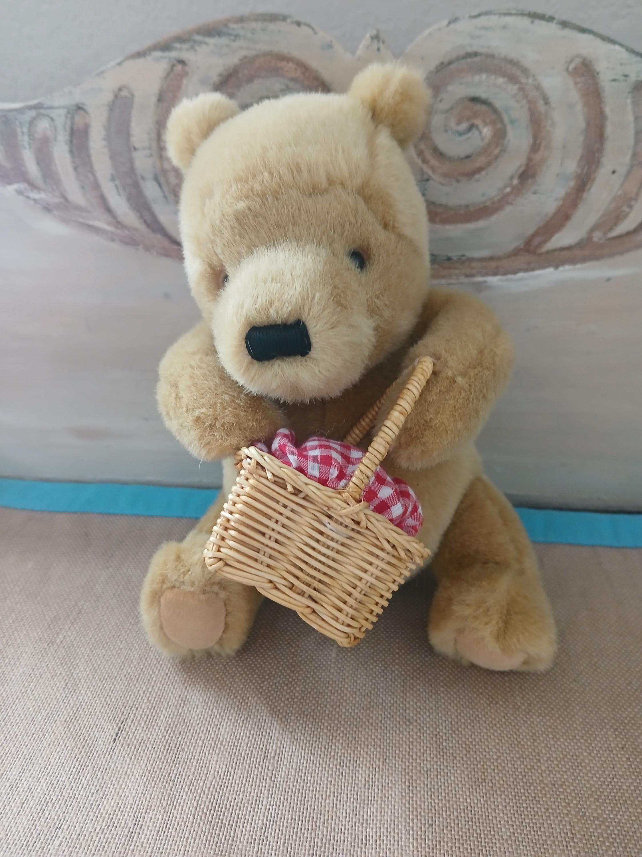 Gund Classic Pooh - Etsy Canada