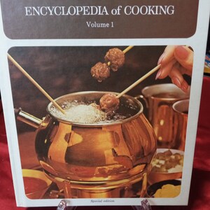Vintage 1973 Cookbook: Better Homes and Garden Encyclopedia of Cooking Volume 1