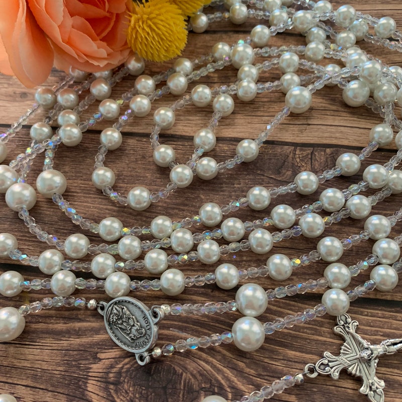 Catholic Wedding Party Gifts - 60+ Gift Ideas for 2025