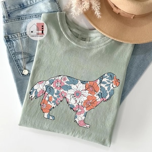 Comfort Colors Cavalier King Charles Spaniel T-Shirt: Wildflower Dog Mom Tee