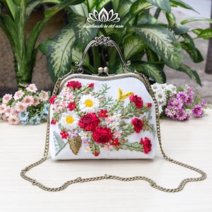 Bestickte Handtasche | Bändchenstickerei |  tolle Qualität | einzigartiges Produkt
