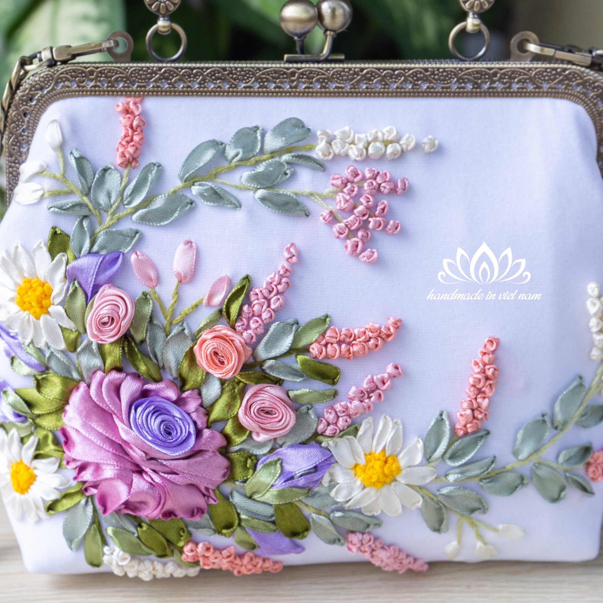 花柄刺繍ハンドバッグ、チェーン付きキスロックバッグ - Etsy 日本