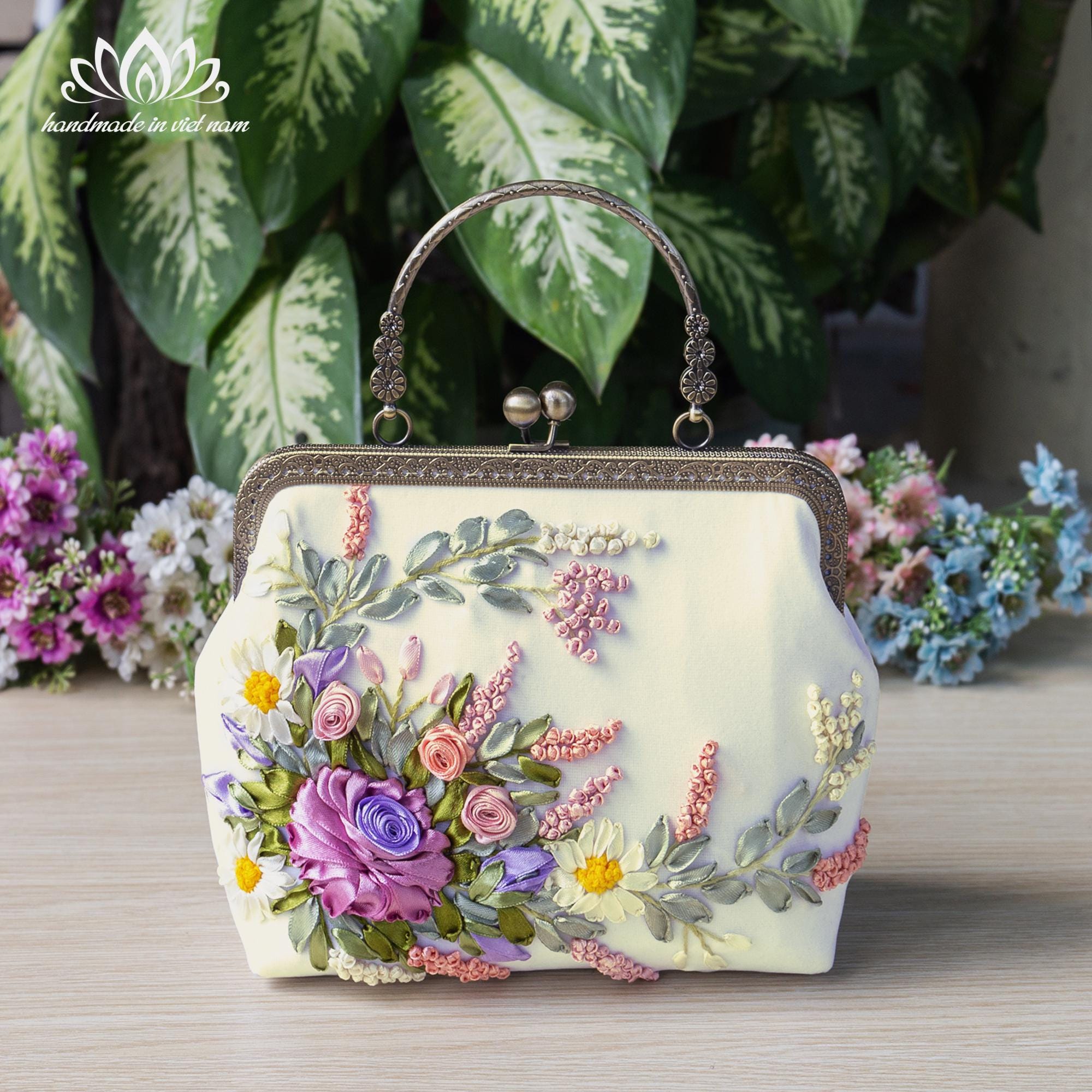 花柄刺繍ハンドバッグ、チェーン付きキスロックバッグ - Etsy 日本