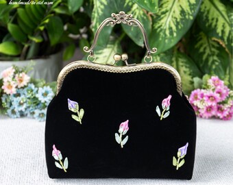 Kiss Lock Handbag | Luxurious Black Velvet Bag | Unique