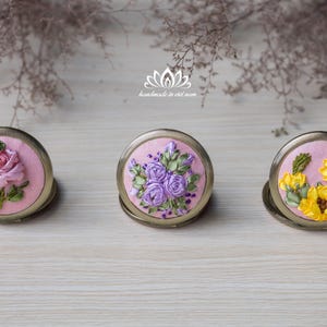 Hand embroidered pocket mirror, Makeup Mirror, Gift for her, Bridesmaid gift