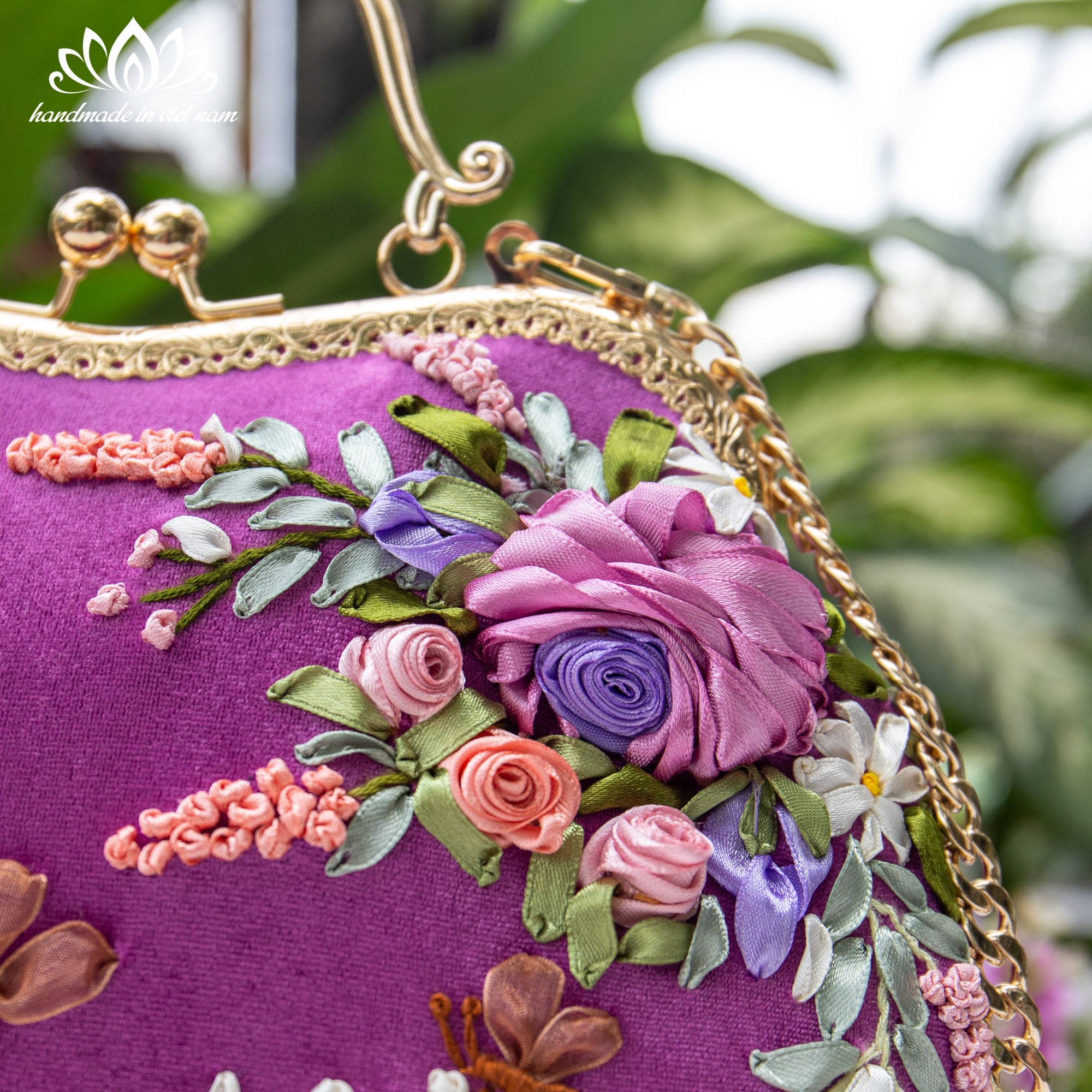 Velvet Kiss Lock Bag With Ribbon Embroidery for Her - Etsy