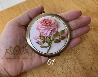 Embroidered pocket mirror | Embroidered rose | Makeup Pocket Mirror | Compact Mirrors | Bridesmaids gift