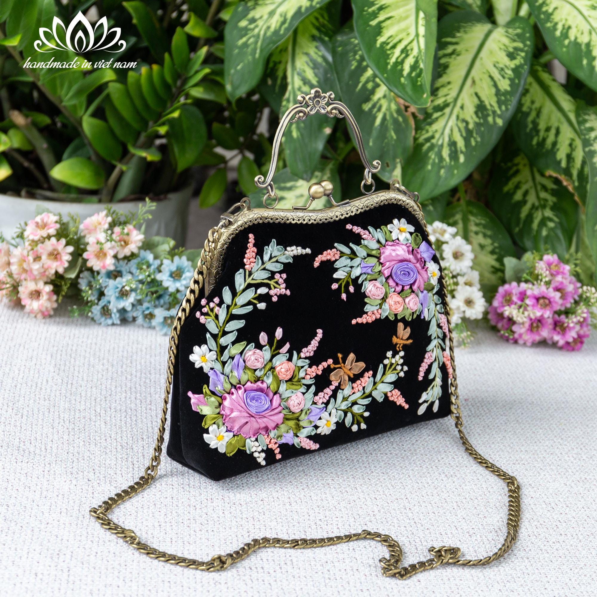 the virgins bijou velvet hand bag イニシャルK Kiss Lock Handbag | Luxurious Black Velvet Bag | Unique