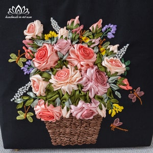 Retro Embroidered Zipper Tote Bag