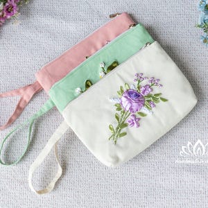 Trousse à maquillage brodée avec broderie de ruban, trousse à maquillage florale, pochette à fermeture éclair
