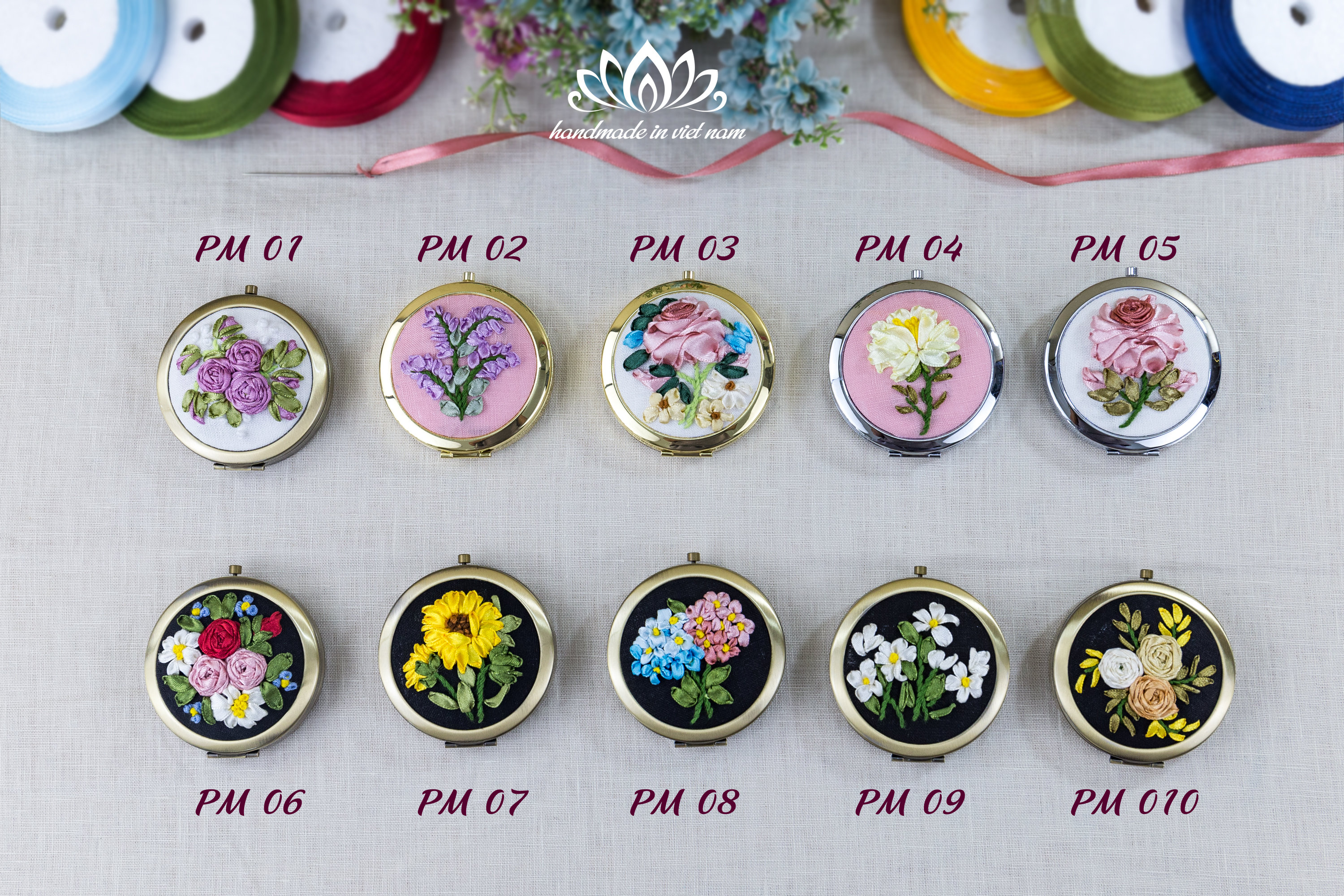 Ribbon Embroidered Pocket Mirror | The embroidered compact mirror | Makeup Pocket Mirror