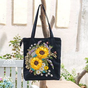 Bestickter Beutel mit Reißverschluss, Einzigartige Bandstickerei, Handgemachte Nähtasche