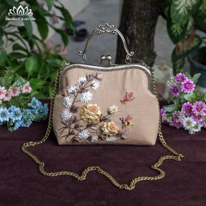 Ensemble de sacs à poignée, portefeuilles, bandeaux et miroirs de poche, broderie de ruban unique