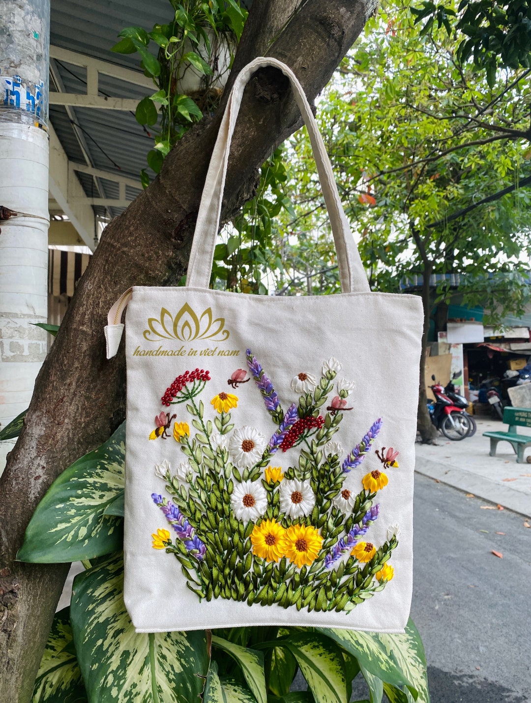 Embroidered Tote Bag With Zipper, Unique Ribbon Embroidery Embroidered Tote Bag With Zipper, Unique Ribbon Embroidery