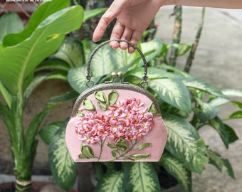 Borsa di lino ricamata con ortensie borsa con chiusura a scatto