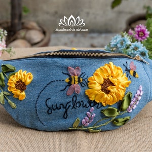 Embroidered fanny pack,  Crossbody waist bag Pack