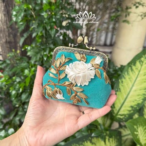 kiss lock coin purse, Beautiful embroidered coin purse