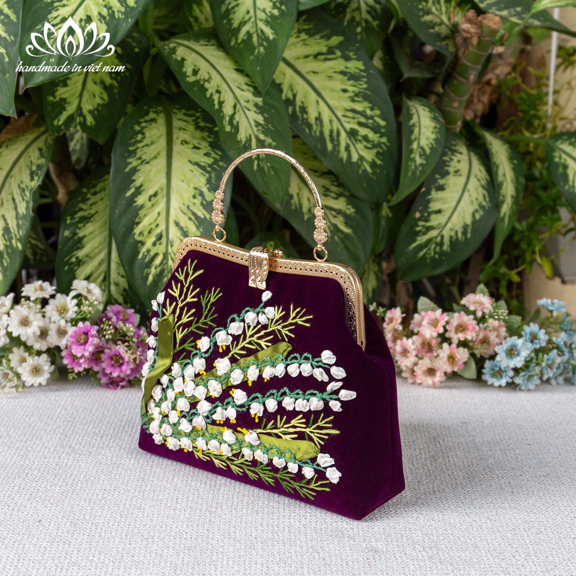 Sac à Main Brodé Main Daisy's Kiss - Floral Noir - 7x7 Pouces - Neuf