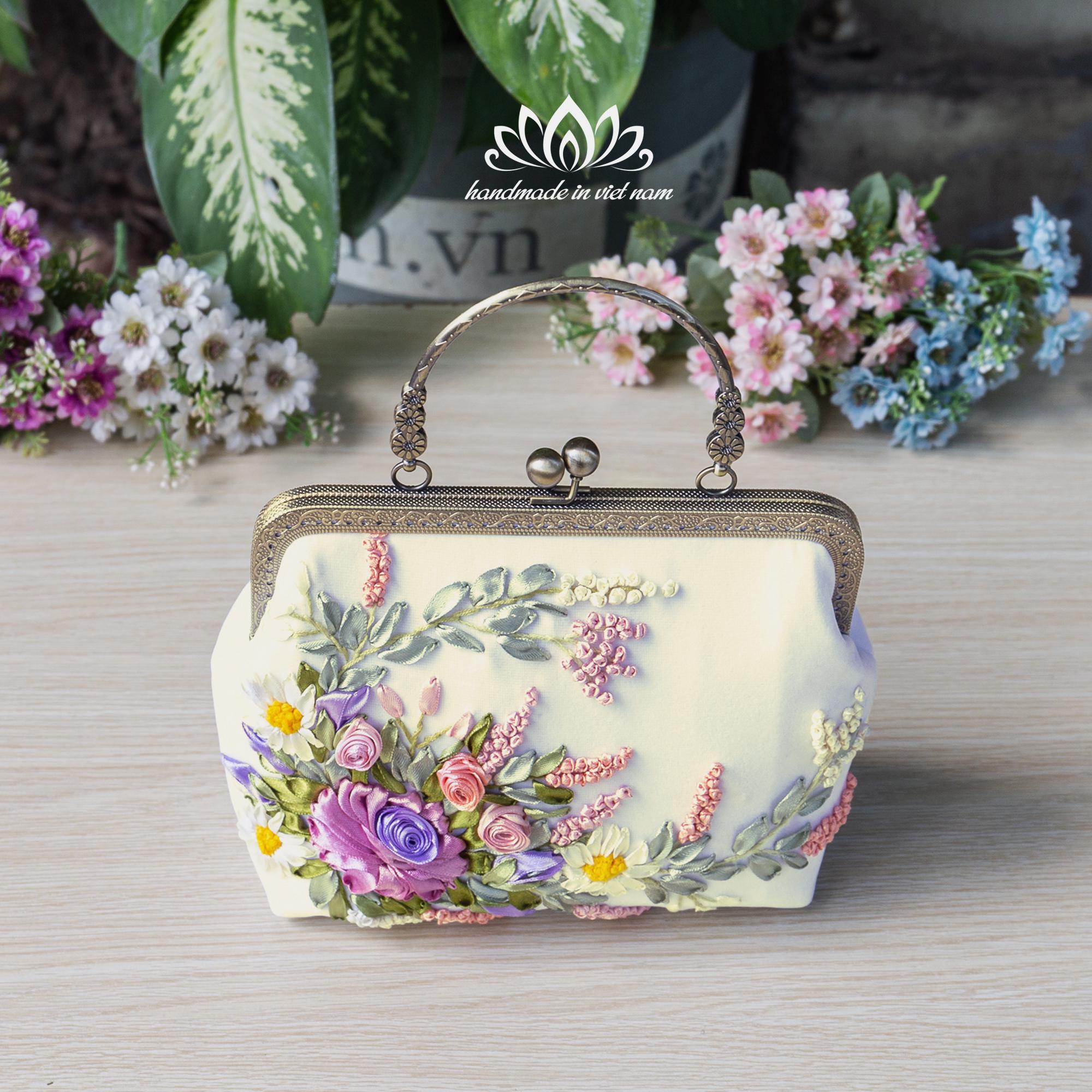 花柄刺繍ハンドバッグ、チェーン付きキスロックバッグ - Etsy 日本