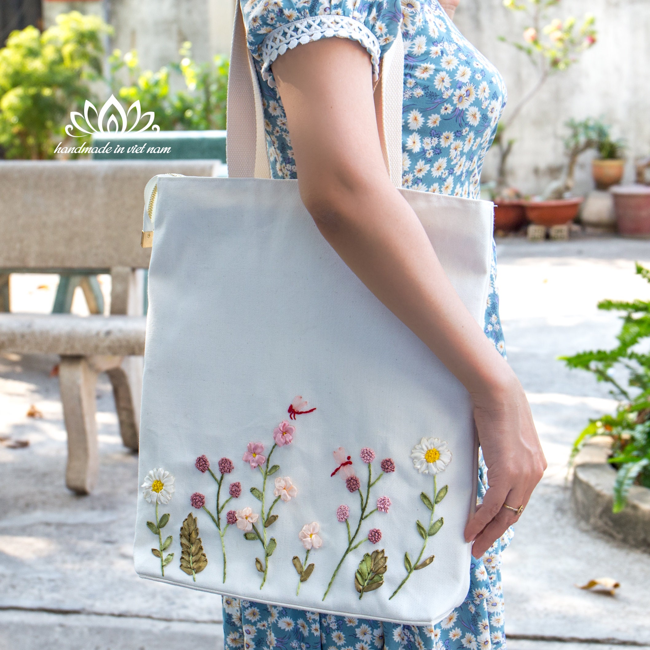 Embroidered Tote Bag With Zipper, Unique Ribbon Embroidery Embroidered Tote Bag With Zipper, Unique Ribbon Embroidery