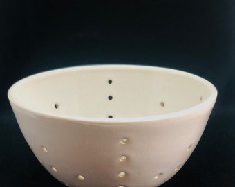 Cream ceramic berry bowl