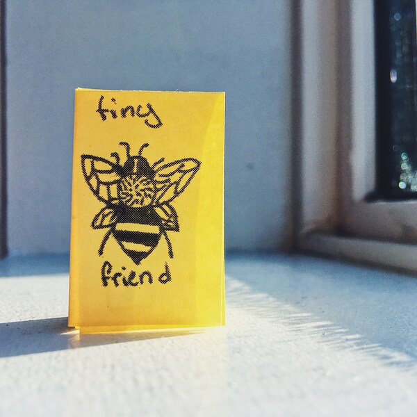 Tiny Bee Vriend Micro Zine