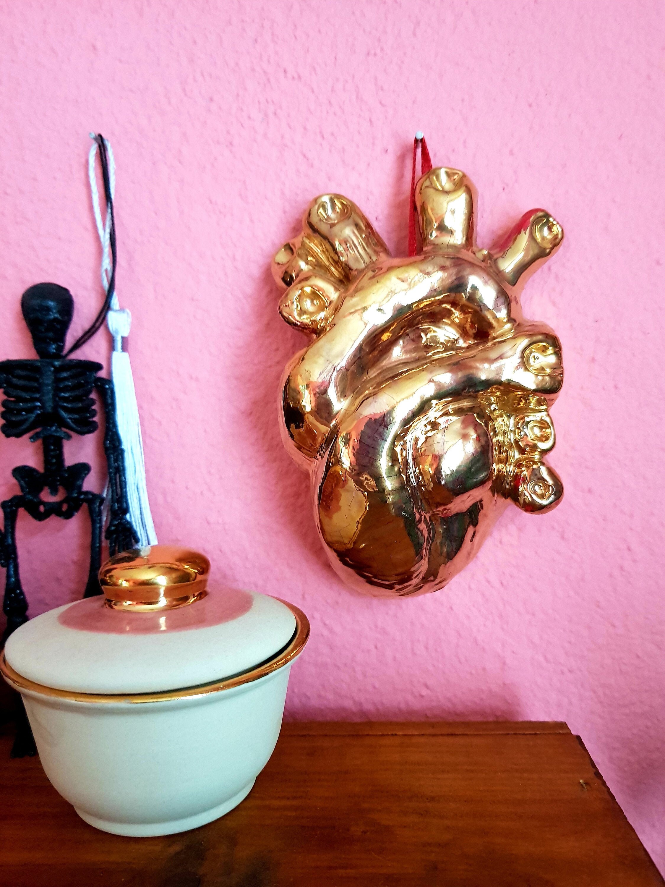 IRELAND FINE PORCELAIN CERAMIC HANGING ORNAMENT HEART HOME IS WHERE THE HEART IS IRELAND FINE PORCELAIN CERAMIC HANGING ORNAMENT HEART HOME IS WHERE THE HEART IS