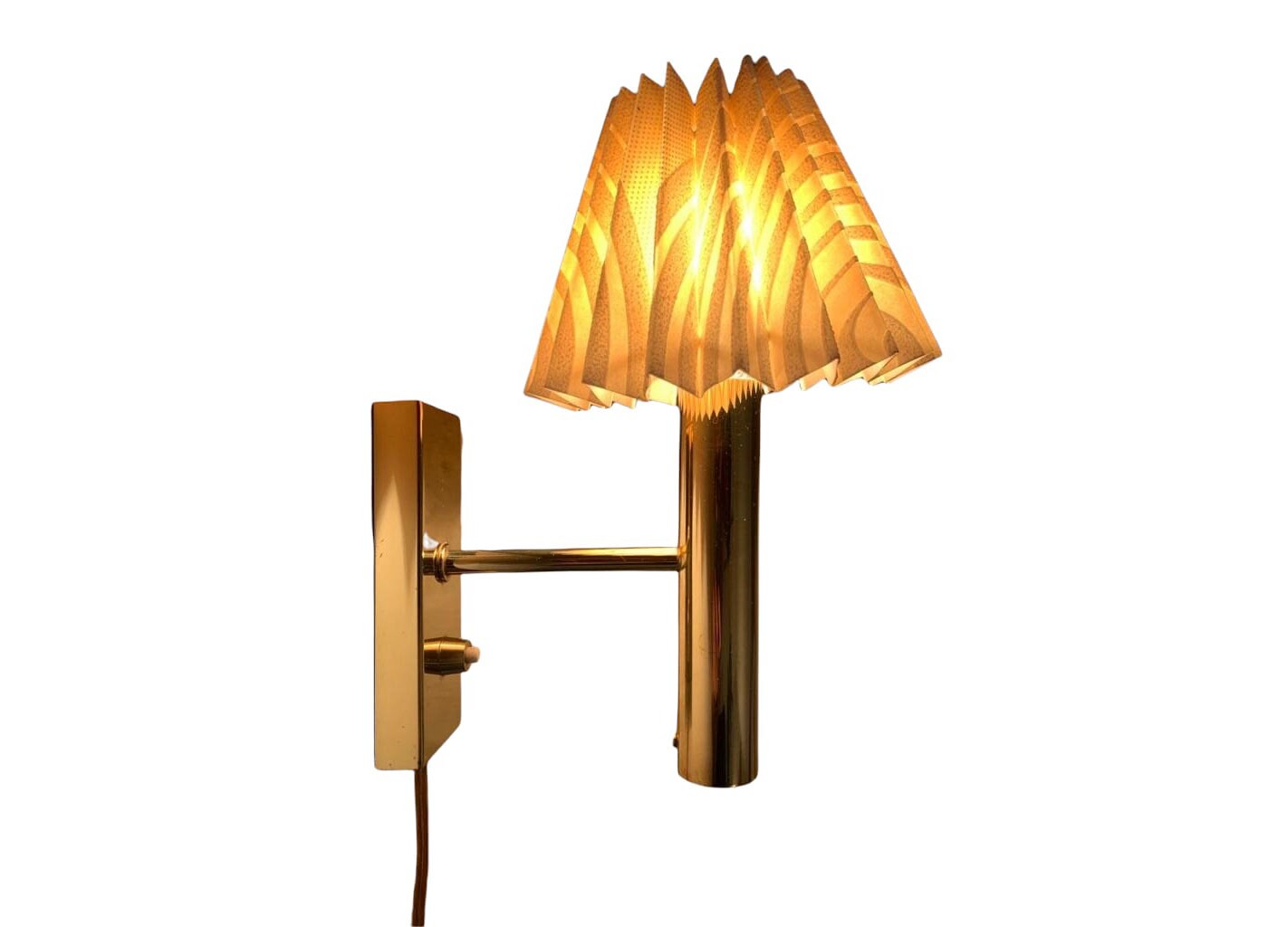 Scones Conçu Par Jo Hammerborg - Cette Lampe en Laiton A Été Produite Au Danemark Fog & Mørup.