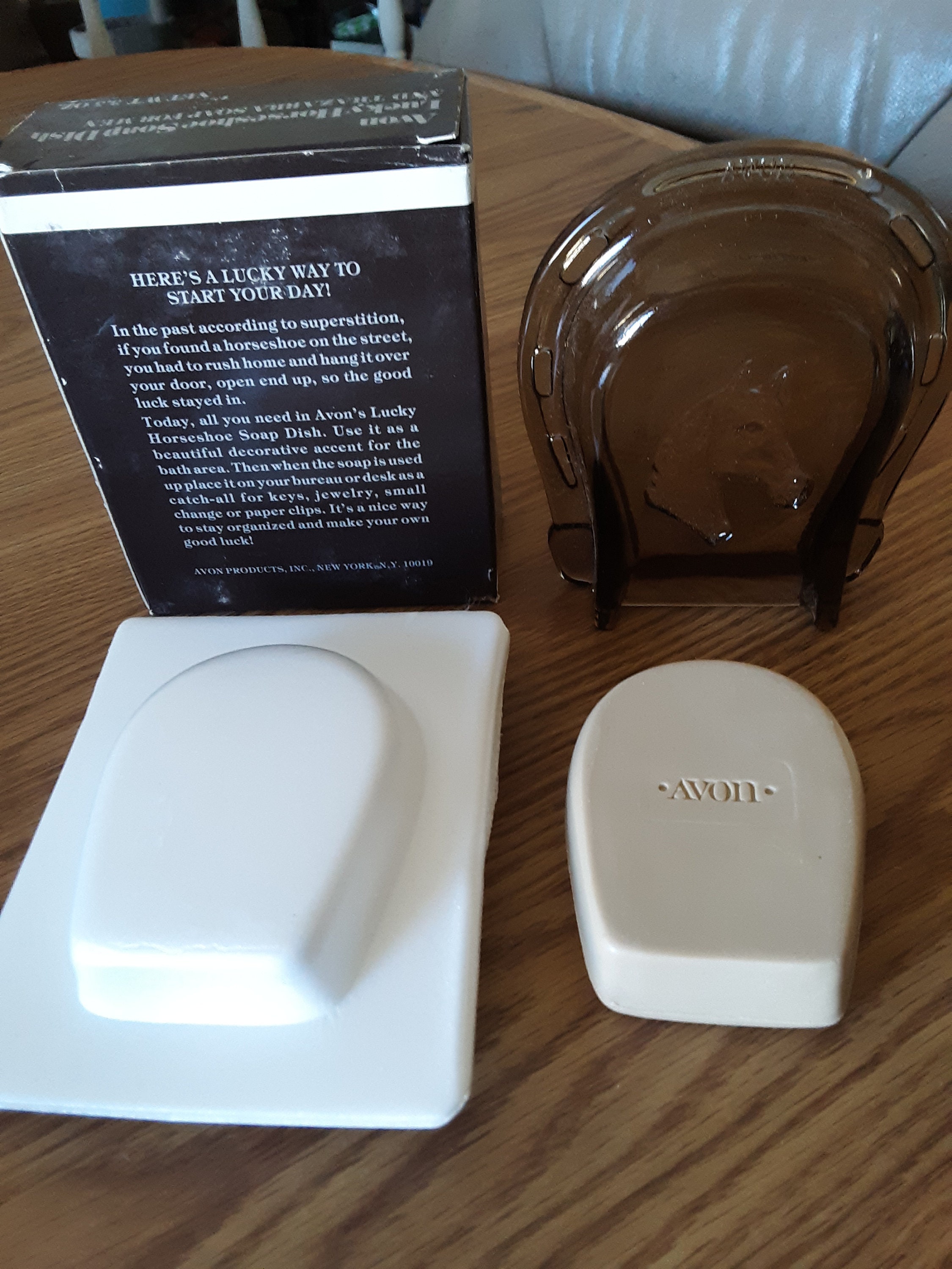 Avon 197981 LUCKY HORSESHOE Horse Shoe Glass Soap Dish Trinket Tray