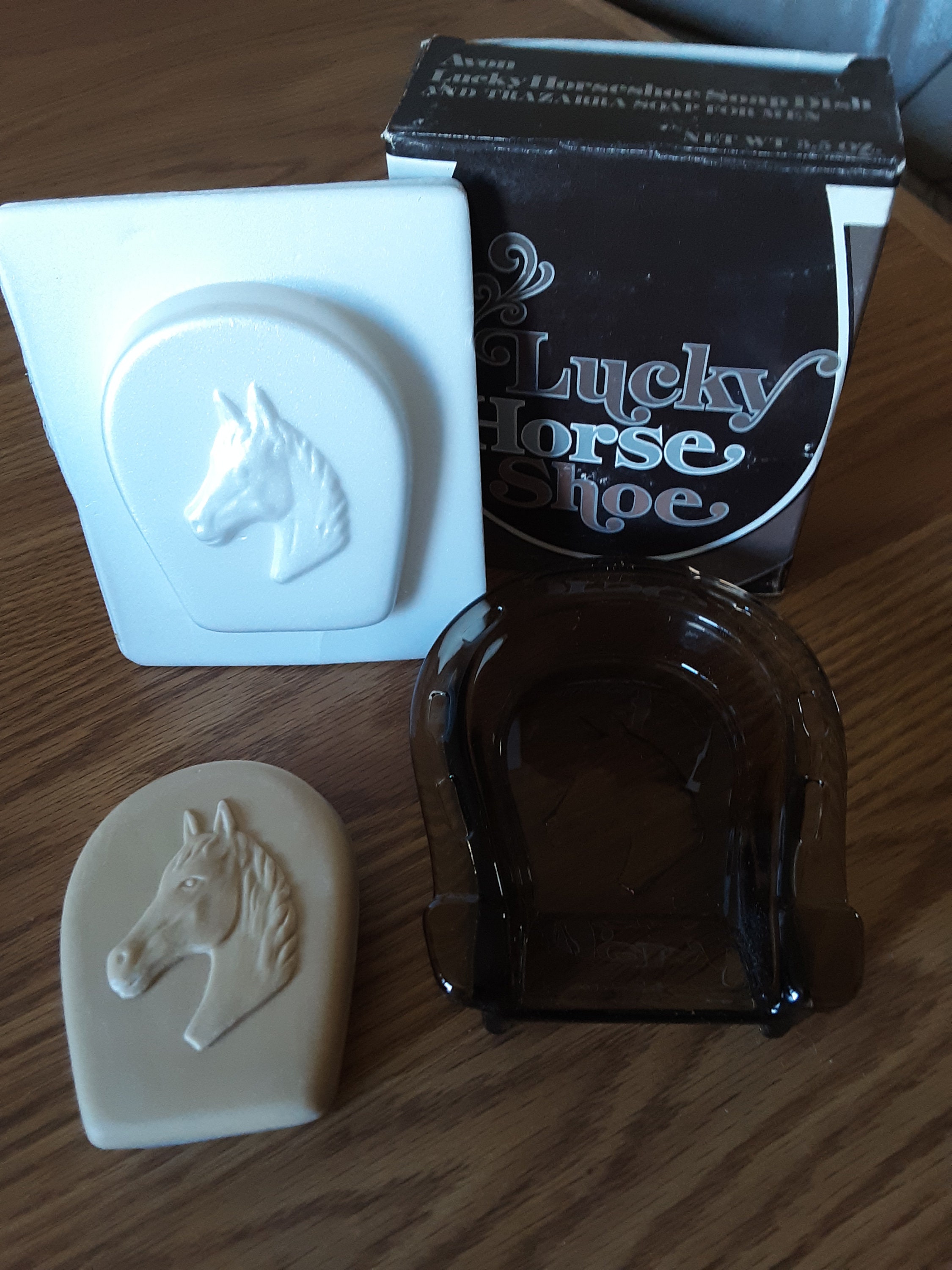 Avon 197981 LUCKY HORSESHOE Horse Shoe Glass Soap Dish Trinket Tray