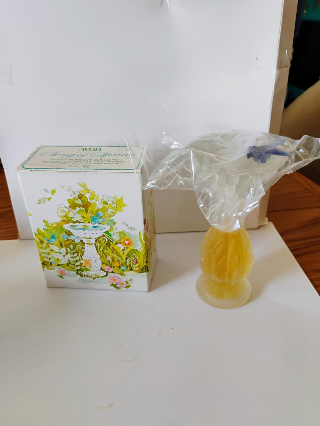 Avon SONG of SPRING (sealed Bird Bath With Blue Bird) 1 Oz., Sweet