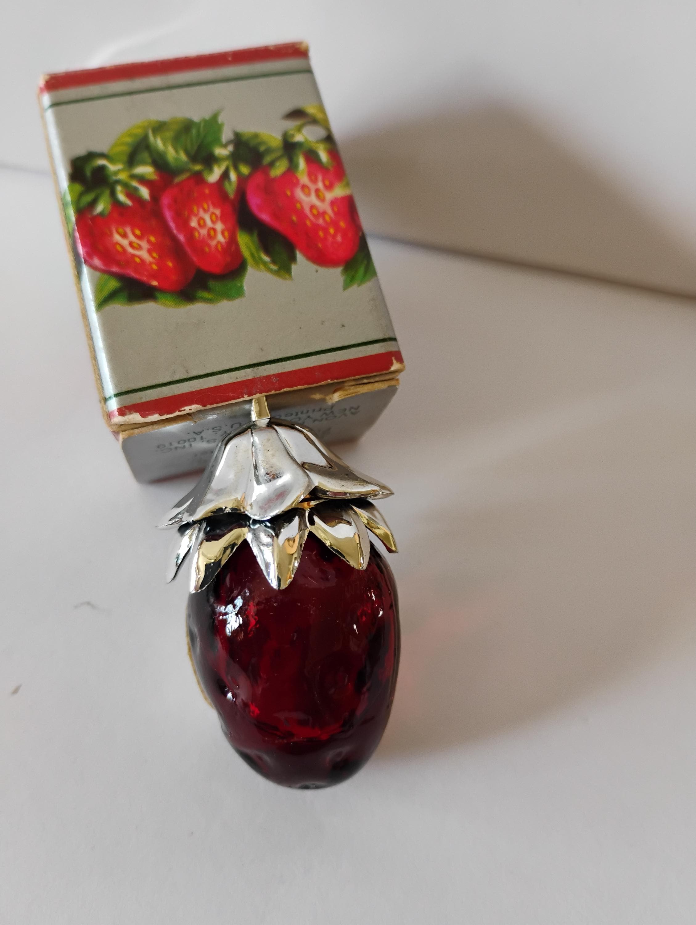 Avon STRAWBERRY FAIR, Mint in Box, Discontinued, Vintage 1970s