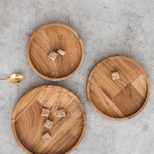 Handmade wooden hardwood oak serving tray round natural wooden display plate 14 cm 16 cm18 cm small breakfast serving dish image 5