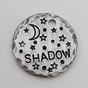 Médaille pour chien, médailles pour chien, lune et étoiles, médaille pour animal de compagnie galaxie, carte d'identité pour animal de compagnie, carte d'identité pour animal de compagnie de l'ombre, médailles pour chien personnalisées
