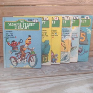 Lot of 6 Books from The Sesame Street Library with Jim Henson&#39;s Muppets 1978 Volumes 2,3,6,7,10 and 15