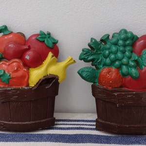 Sexton Vintage Metal Wall Plaques 1976 Fruits & Vegetables Kitchen Decor 2 Pieces