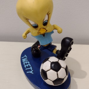 Ace Sport Warner Brothers TWEETY Bird Soccer Player Figurine 1994