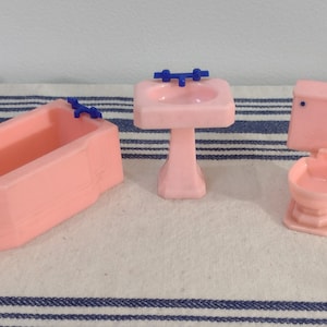Vintage Renwal Dollhouse Pink Bathroom Pieces Tub Sink Toilet Made in U.S.A. Retro