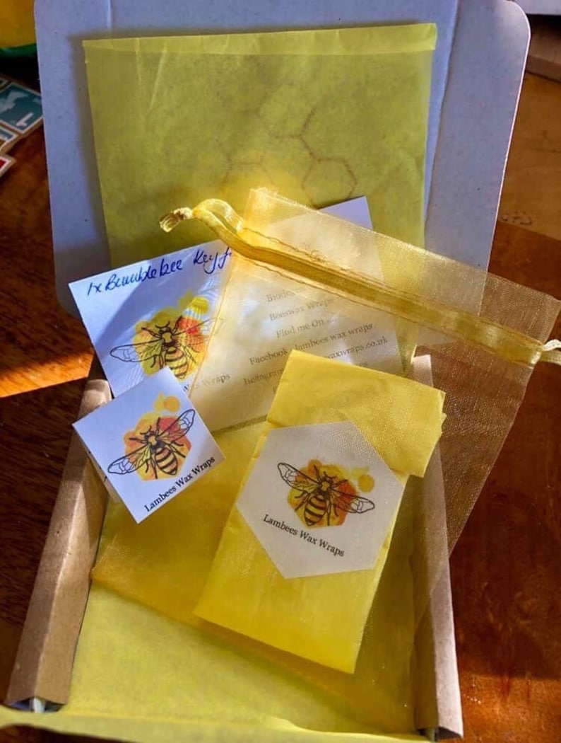 Letterbox Giftbox birthdayanniversarymissing youtreat yourself Beautiful /'bee on honeycomb/' keyringkey fob.
