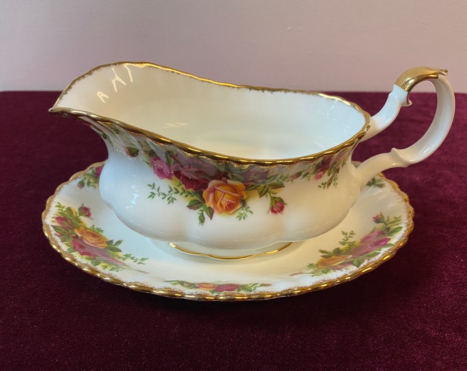 Royal Albert Old Country Roses Gravy Boat With Underplate. Made in