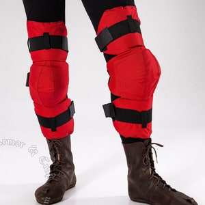 Knee pads for Buhurt International soft. Light and soft knee protector for sword fighting and contact sports.
